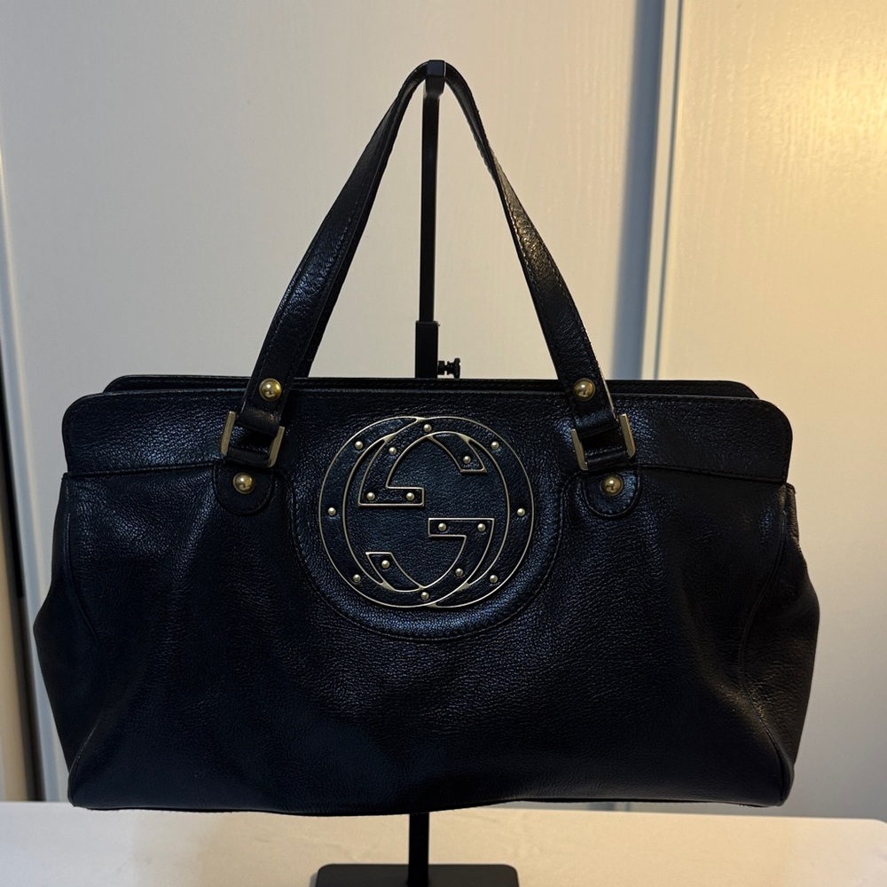 Gucci Black Leather Shoulder Bag. Authentic Vintage Gucci